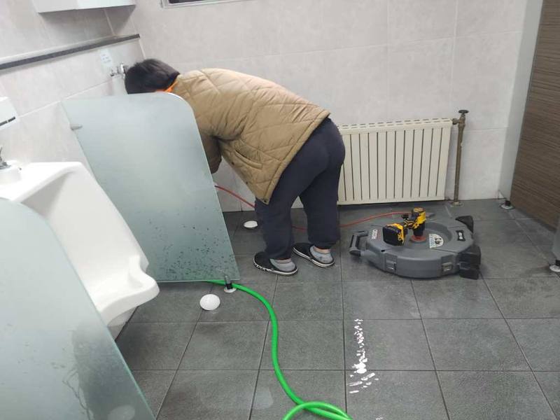 포천 소변기막힘 작업사례 7